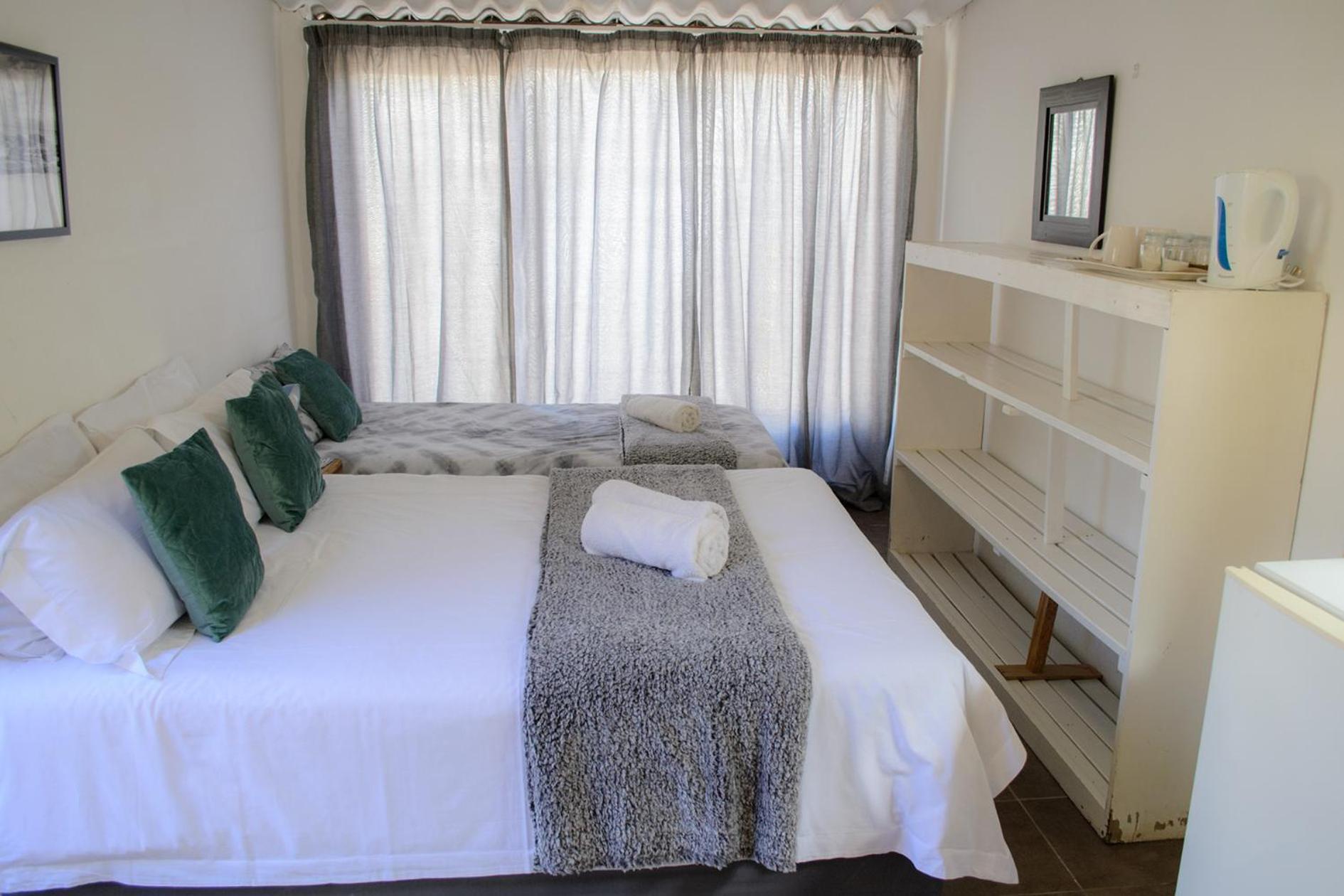 Element Riders Place Backpackers Lüderitz Екстериор снимка